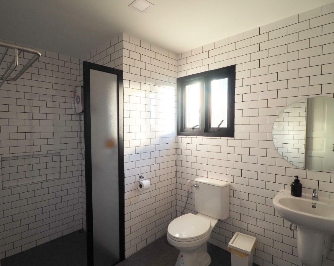 Wiw Mini Hotel Bangkok Esterno foto